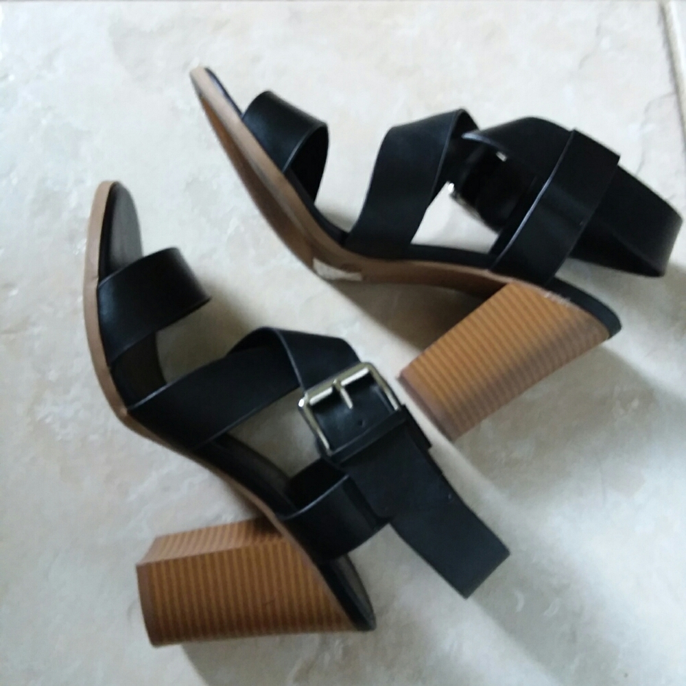 Christian Siriano Payless strappy black sandals